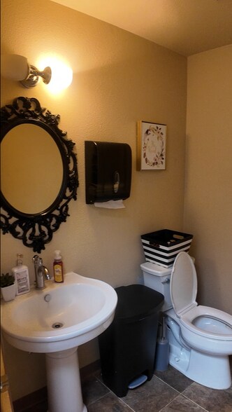 More Photos Of 8112-8116 112th Street Ct E, Puyallup Medical For Lease