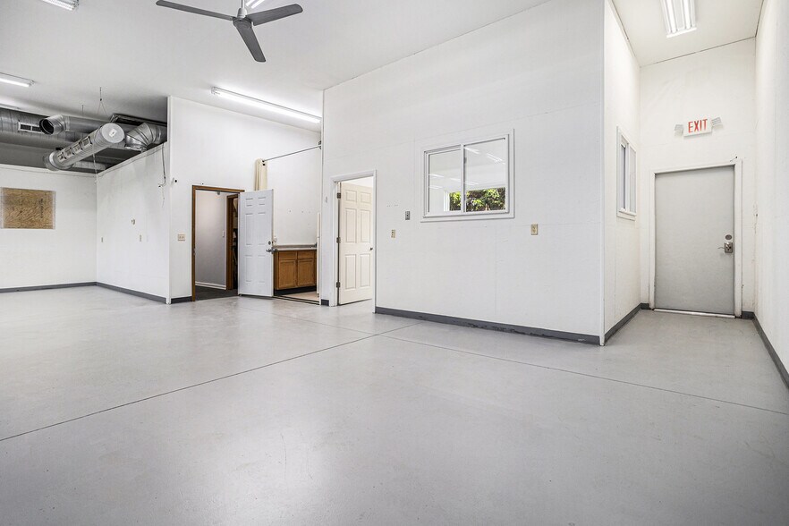 More Photos Of 550 E Cork St, Kalamazoo Freestanding For Sale
