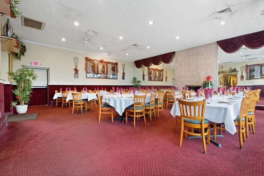 More Photos Of 410 Merrick Rd, Oceanside Restaurant For Sale