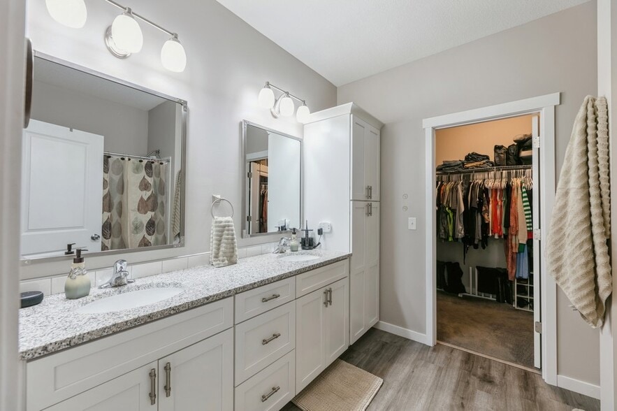 More Photos Of 11038 183rd Cir NW, Elk River Multifamily For Sale