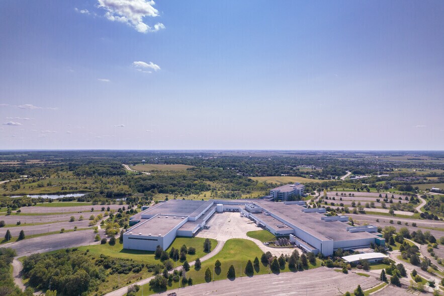 More Photos Of 2001 N Division St, Harvard Manufacturing For Lease