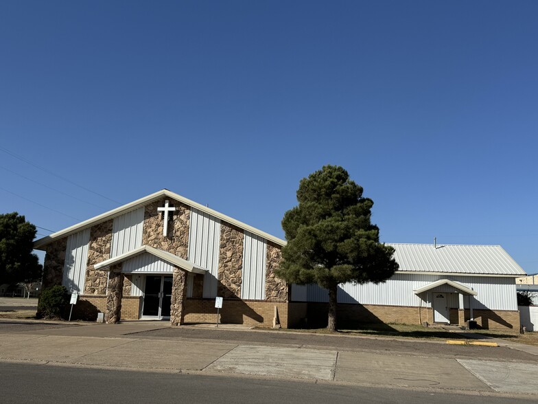 Primary Photo Of 710 S Baird St, Midland Religious Facility For Sale