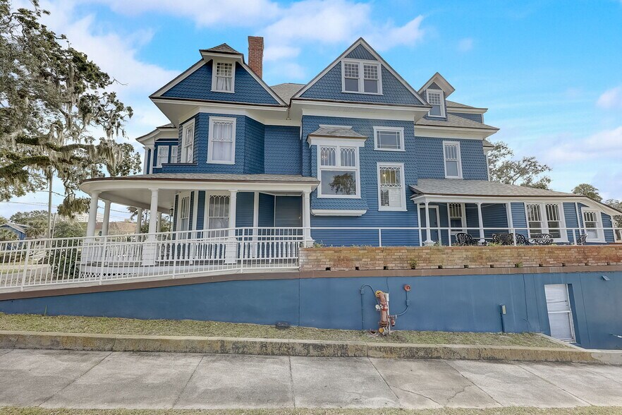 More Photos Of 404 S Ridgewood Ave, Daytona Beach Apartments For Sale