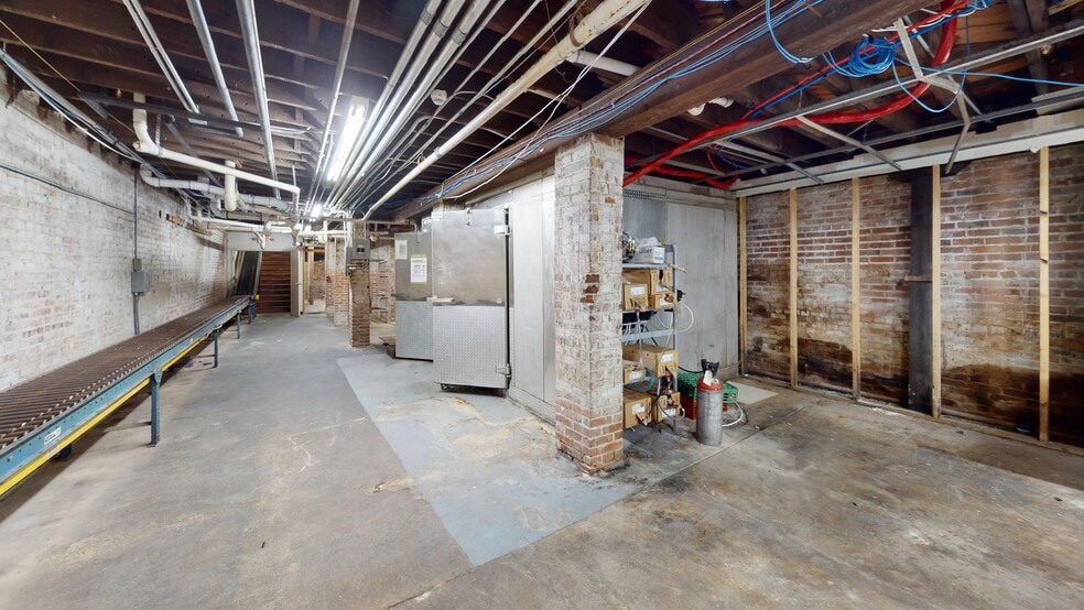 More Photos Of 117 12th St, Columbus Restaurant For Sale