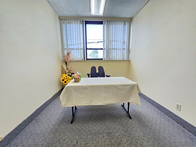 More Photos Of 217-08 Northern blvd, Bayside Office For Lease