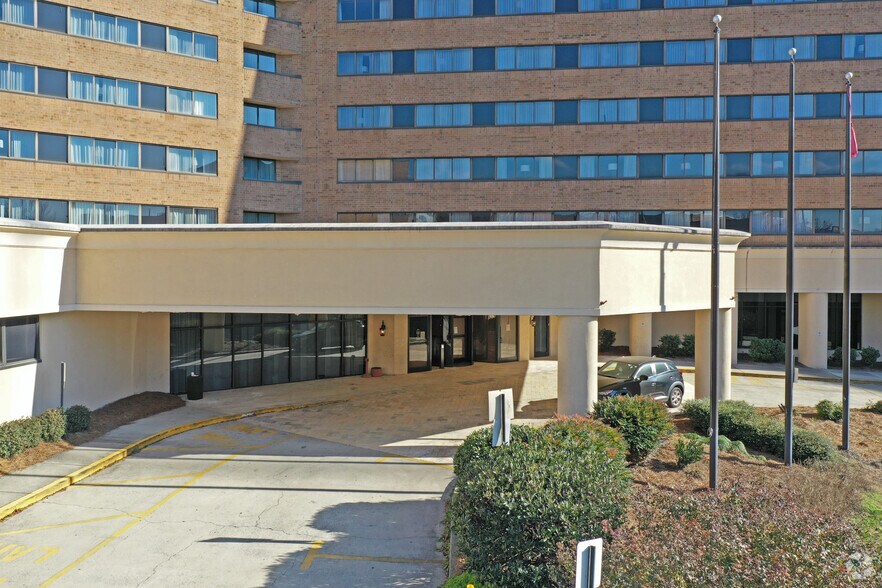 More Photos Of 135 S Main St, High Point Hotel For Sale