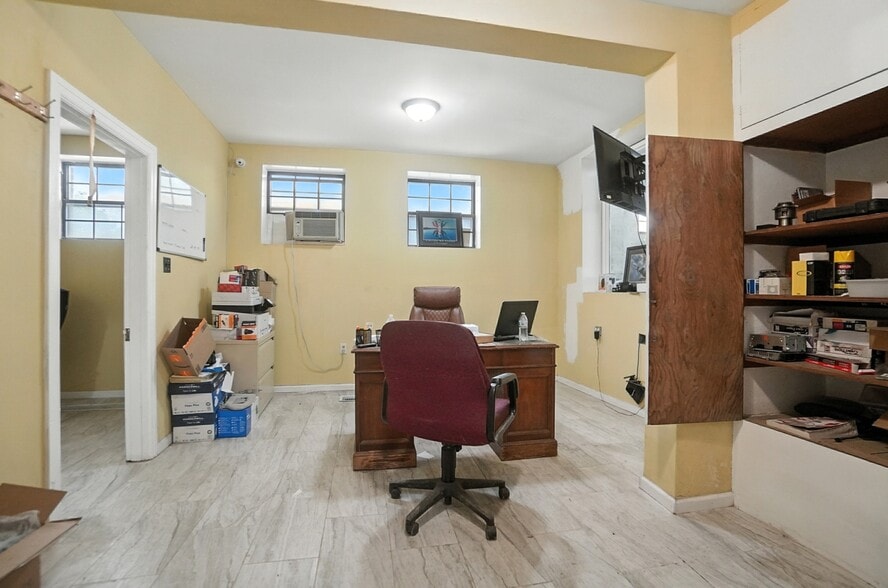 More Photos Of 603 S Broadway St, Dayton Warehouse For Sale