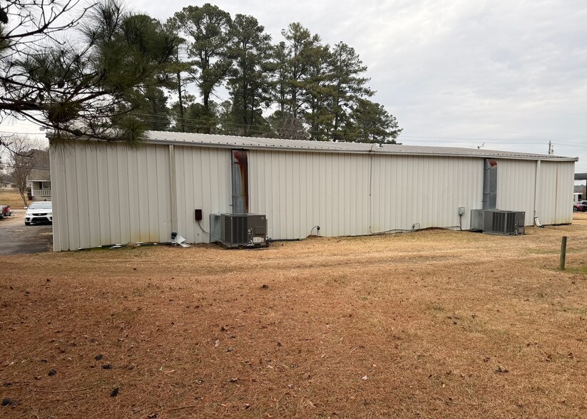 More Photos Of 11225 Finch ave, Middlesex Warehouse For Sale