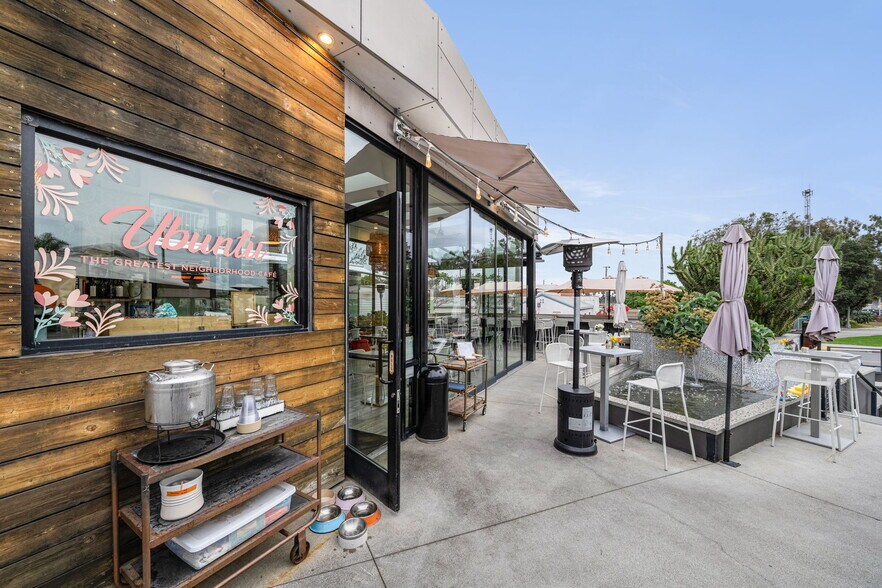 More Photos Of 335 Nieto Ave, Long Beach Restaurant For Sale