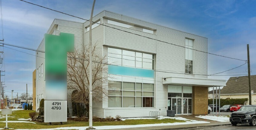 Primary Photo Of 4791-4793 Boul Dagenais O, Laval Office For Sale