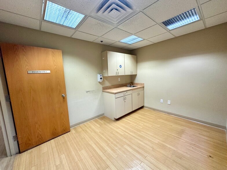 More Photos Of 534-548 Avenue E, Bayonne Office For Sale