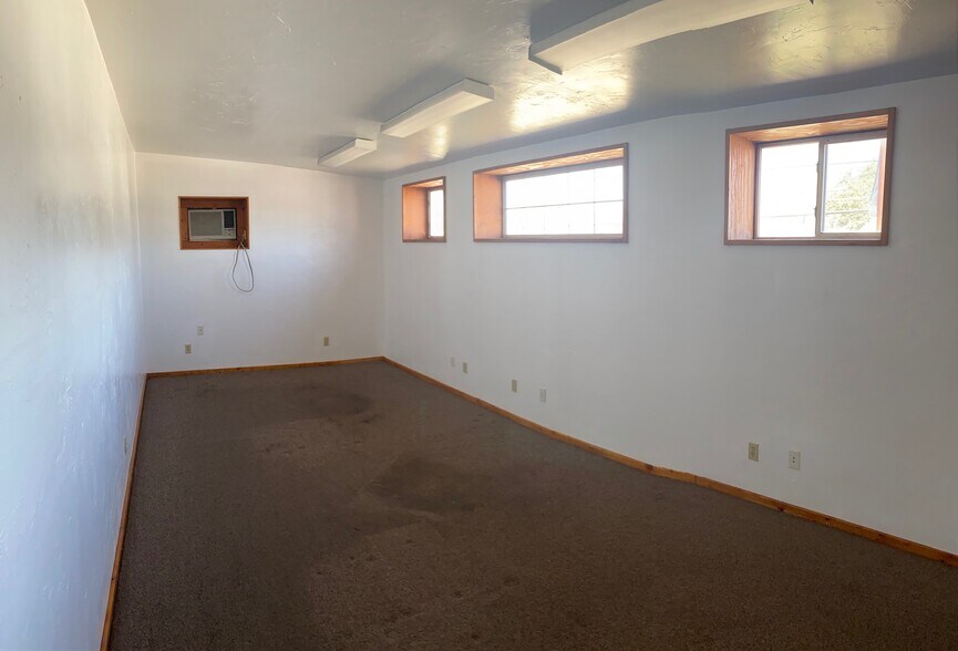 More Photos Of 4925 E Cesar Chavez St, Austin Flex For Lease