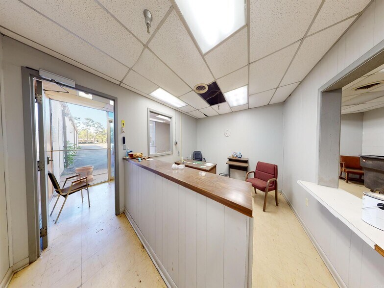 More Photos Of 103 Red Bridge Rd, De Queen Warehouse For Sale