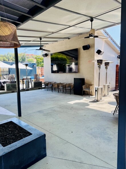 More Photos Of 255 High St, Moorpark Restaurant For Lease