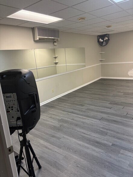 More Photos Of 116 Lake Ave, Buffalo Office For Lease