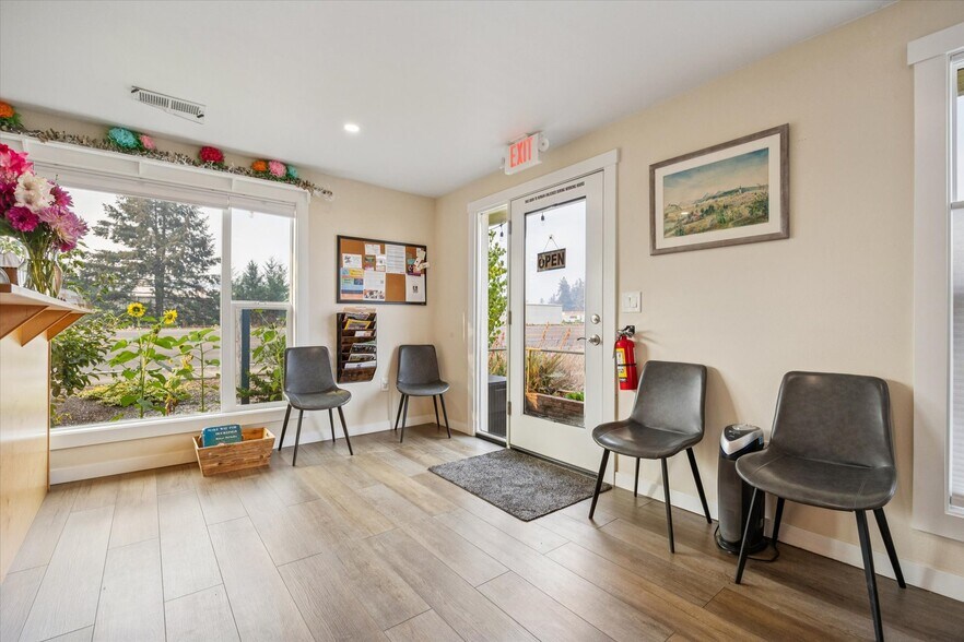 More Photos Of 615 SE 1st Ave, Canby Office For Sale