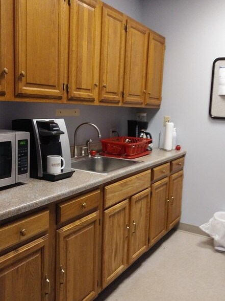 More Photos Of 1000 Mount Laurel Cir, Shirley Light Manufacturing For Lease