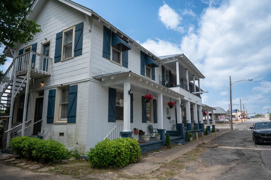 More Photos Of 201 E Main, Heber Springs Hotel For Sale
