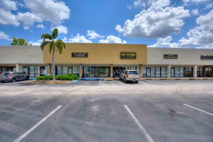 More Photos Of Semoran Blvd @ Semoran Blvd. (SR. 436) & Winter Wo, Winter Park Unknown For Lease