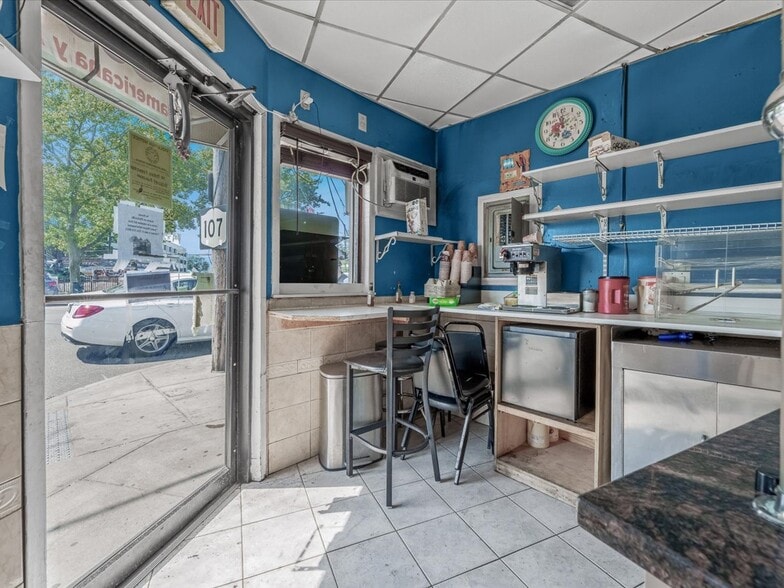 More Photos Of 6 E Barclay St, Hicksville Apartments For Sale