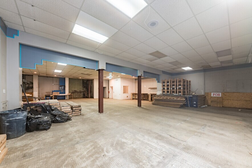 More Photos Of 1370 University Ave, Morgantown Storefront Retail Office For Sale