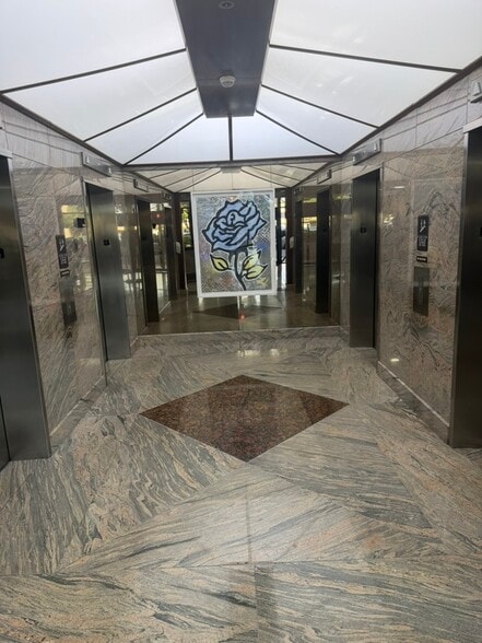 More Photos Of 2655 Le Jeune Rd, Coral Gables Office For Lease