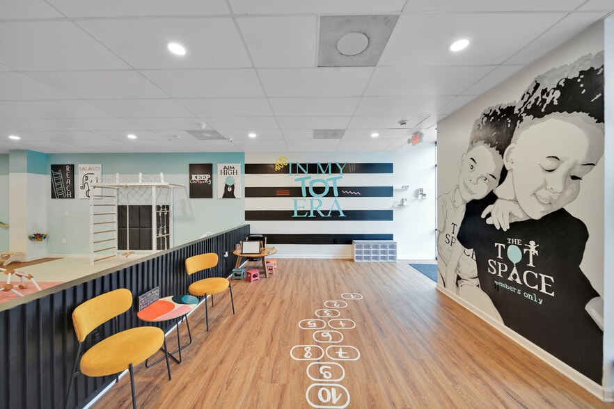 More Photos Of 1321 Rockville Pike, Rockville Freestanding For Lease