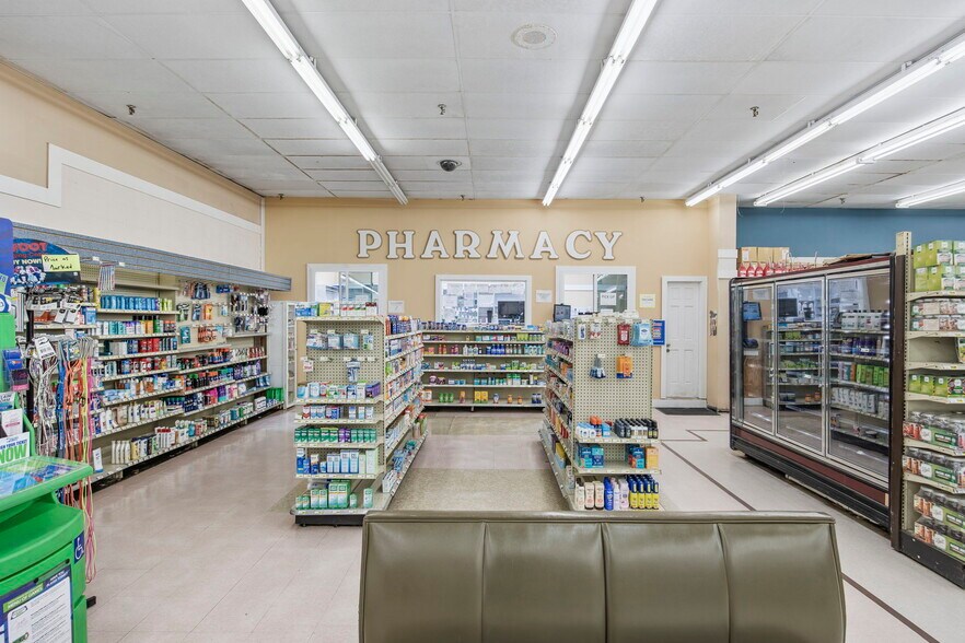 More Photos Of 15 W Ashland St, Andrews Supermarket For Sale