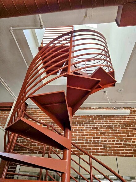 More Photos Of 1242 Market St, San Francisco Loft Creative Space For Lease