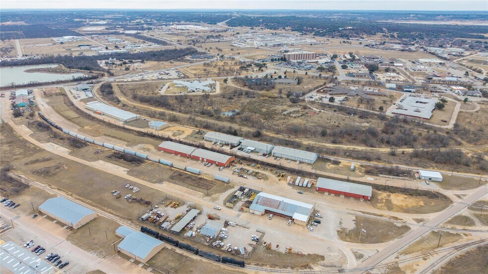 More Photos Of 1403 Blake Dr, Brownwood Warehouse For Sale