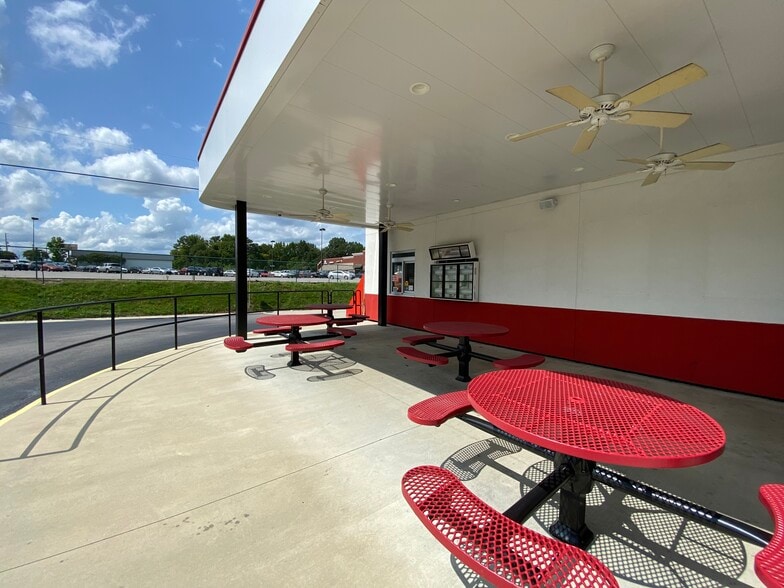 More Photos Of 3329 Rainbow Dr, Rainbow City Fast Food For Sale