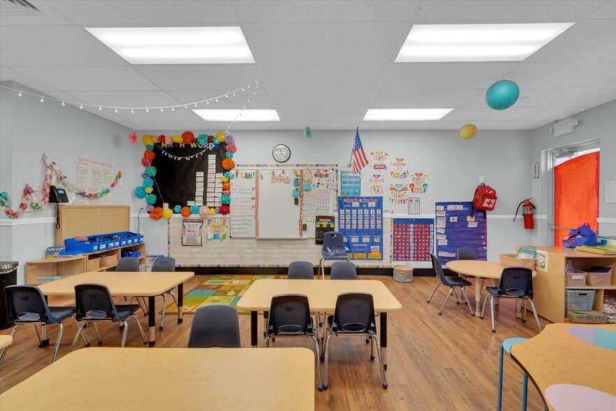 More Photos Of 20417 S University Blvd, Missouri City Schools For Lease