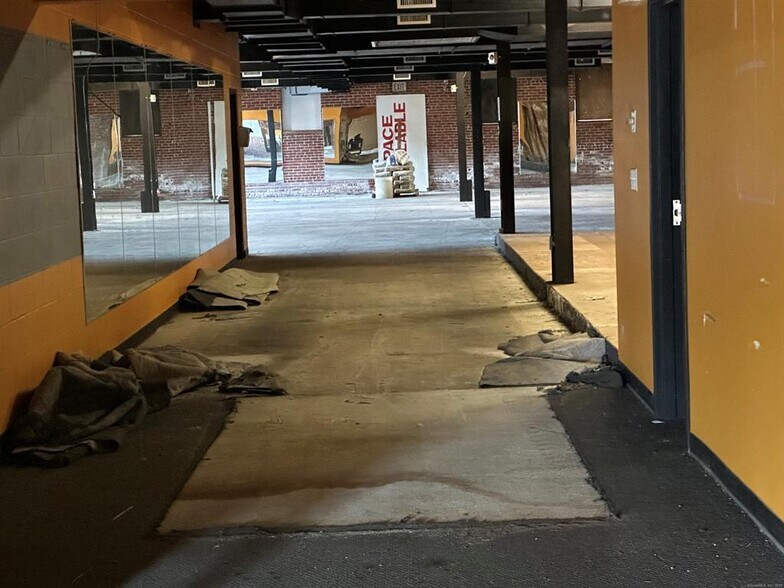 More Photos Of 444 Hartford Pike, Dayville Freestanding For Sale