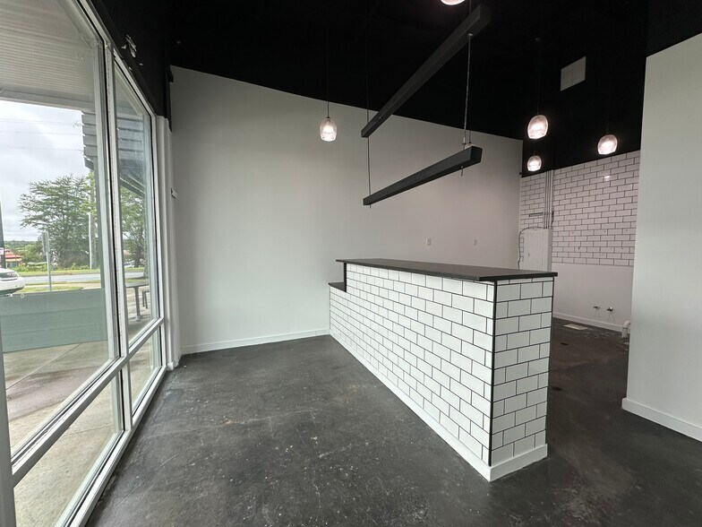 More Photos Of 2615 Woodruff Rd, Simpsonville Storefront For Lease