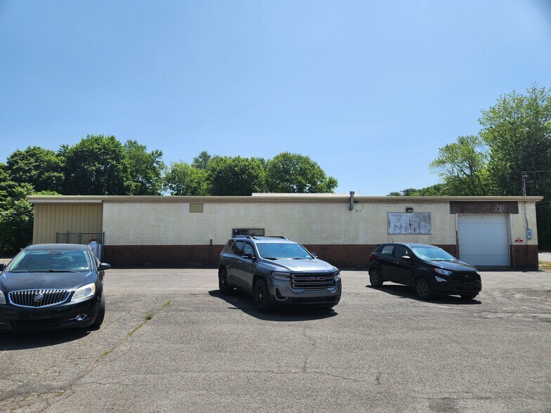 More Photos Of 100 Church St, Millersburg Service For Lease