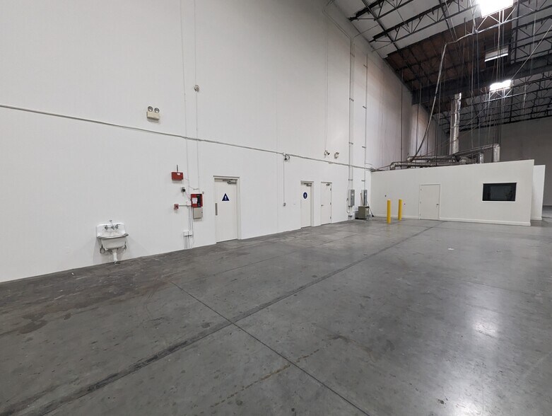 More Photos Of 16875 Heacock St, Moreno Valley Distribution For Lease