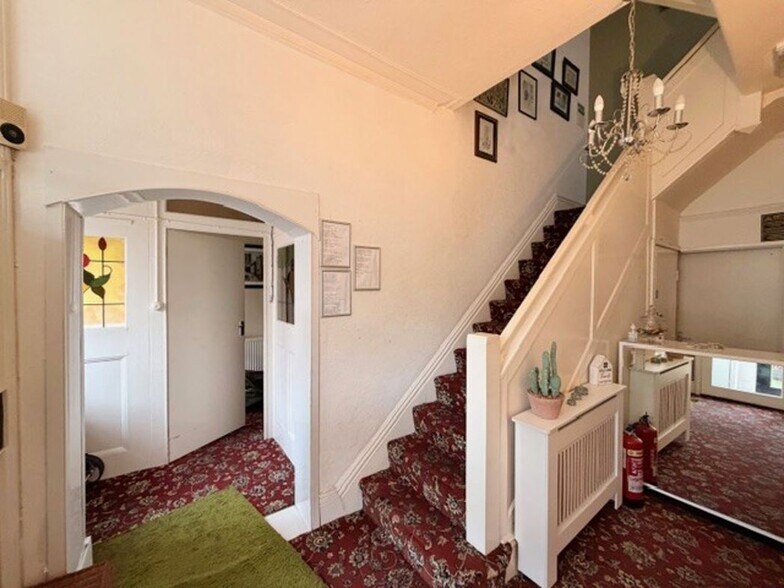 More Photos Of 20-22 Holmfield Rd, Blackpool Hotel For Sale