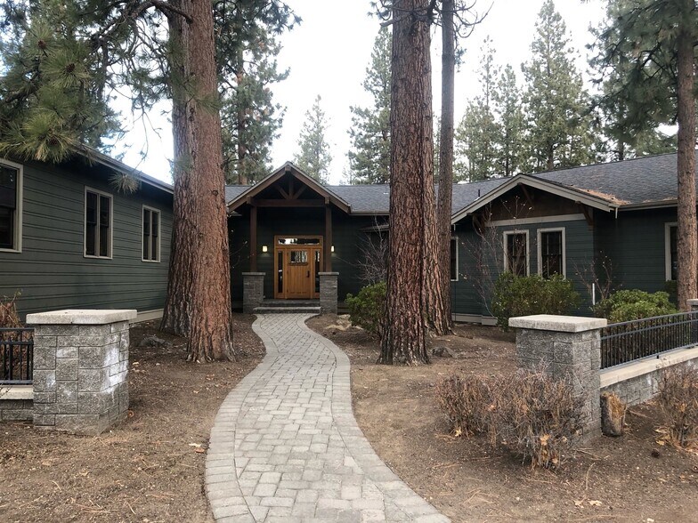 More Photos Of 1510 SW Nancy Way, Bend Medical For Lease