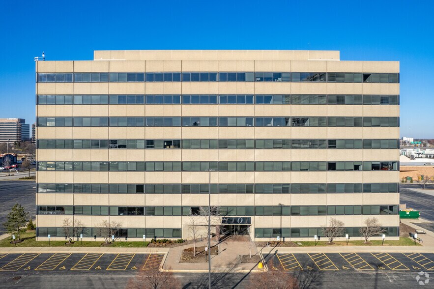 More Photos Of 1101 Perimeter Dr, Schaumburg Office For Lease