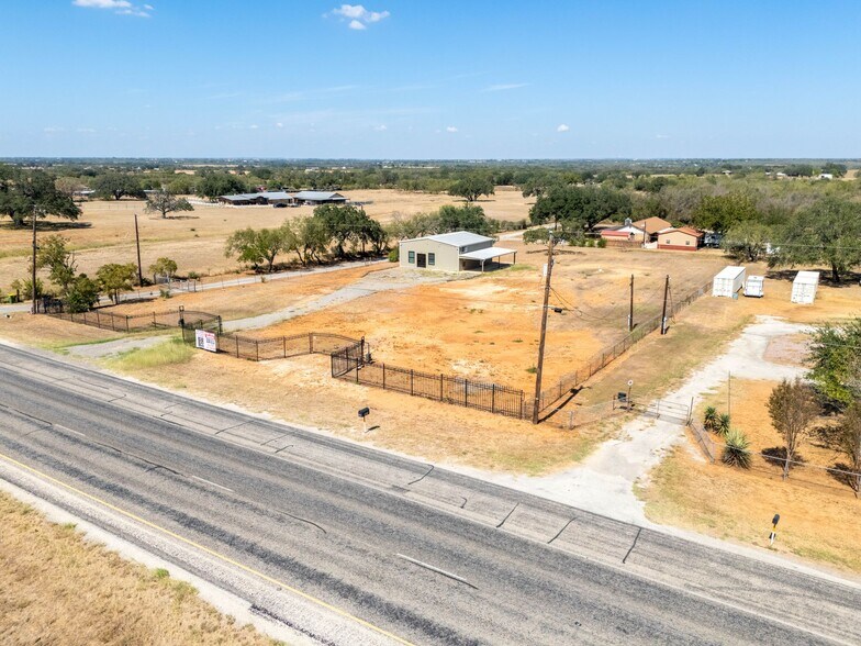 More Photos Of 13747 US Highway 87 S, Adkins Flex For Lease