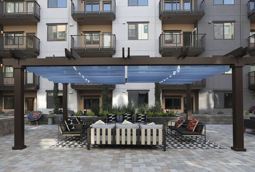 More Photos Of 1100 Webster St, Oakland Apartments For Lease