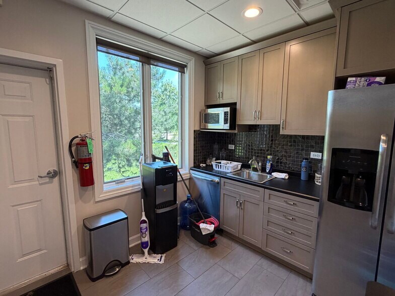 More Photos Of 15915 S Crystal Creek Dr, Homer Glen Office Residential For Sale