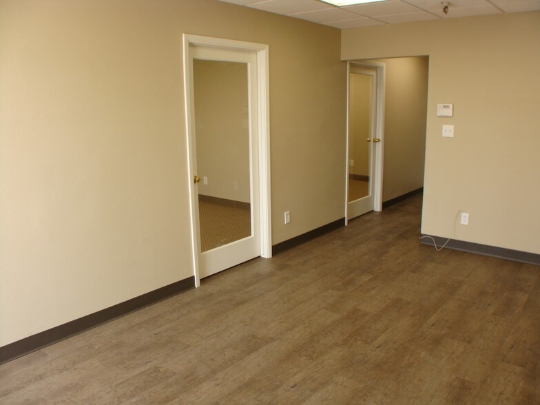 More Photos Of 3550 W Clarendon Ave, Phoenix Warehouse For Lease