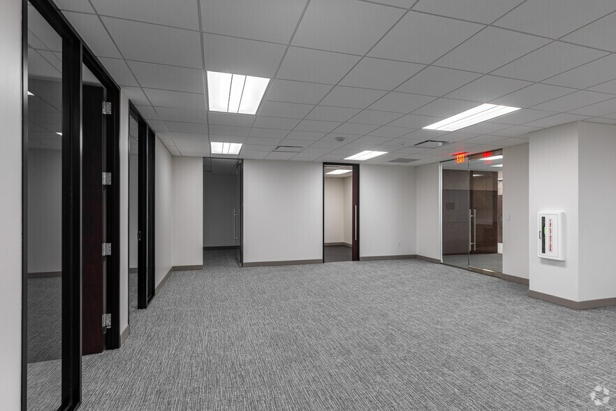 More Photos Of 500 E Border St, Arlington Office For Lease