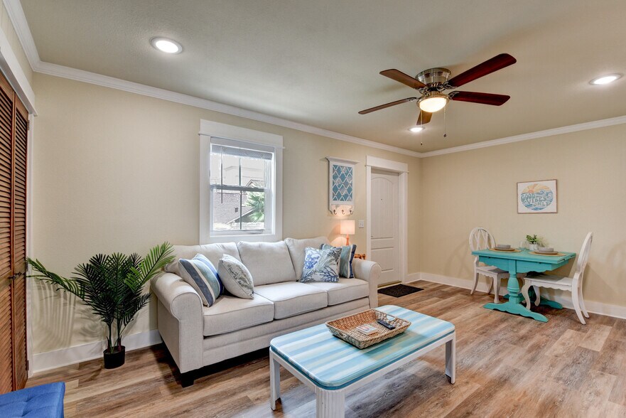 More Photos Of 1820 Avenue O 1/2, Galveston Multifamily For Sale