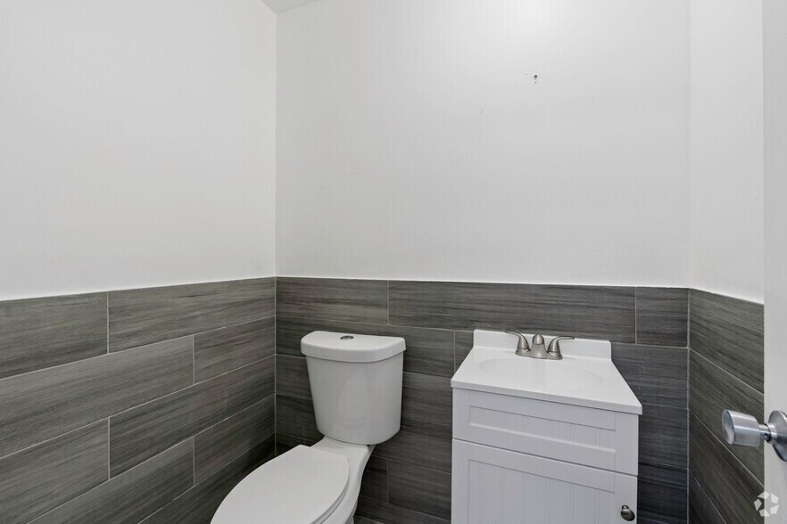 More Photos Of 2020 W McNab Rd, Fort Lauderdale Unknown For Lease