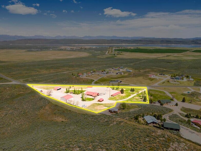 More Photos Of 319 W Magic Rd, West Magic Hospitality For Sale