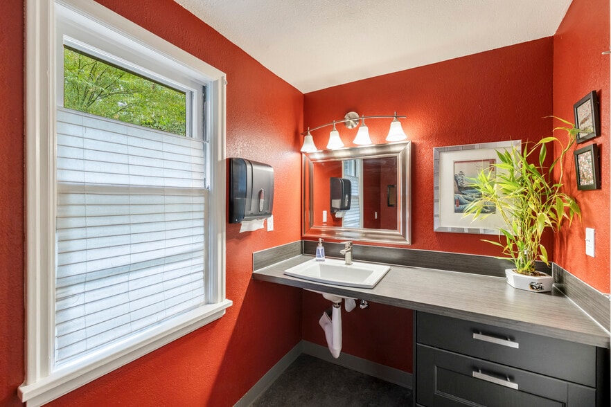 More Photos Of 7303 SW Beaverton Hillsdale Hwy, Portland Medical For Sale