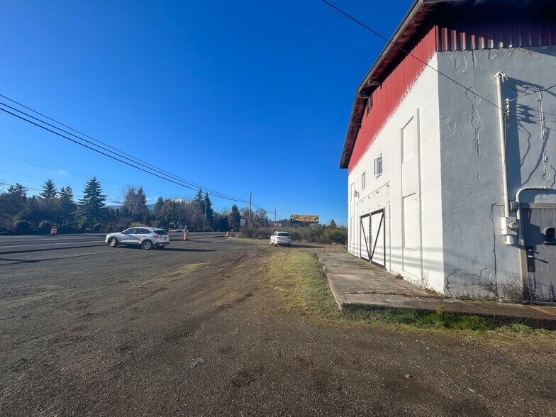 More Photos Of 28425 Salmon River Hwy, Grand Ronde Service For Lease
