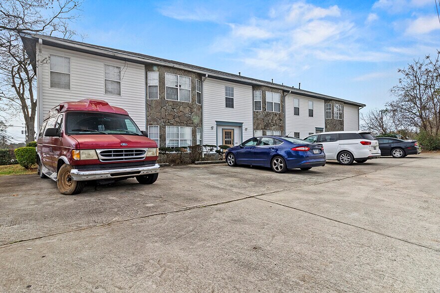 More Photos Of 400 S Center St, Thomaston Apartments For Sale